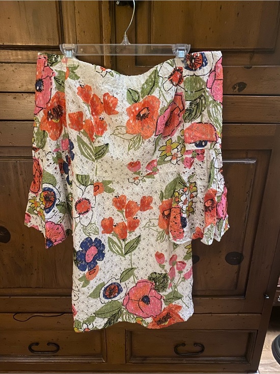 Trina Turk Dresses & Skirts - Trina Turk Off-Shoulder Floral Lace
Dress-Bell Sleeves-Size 4